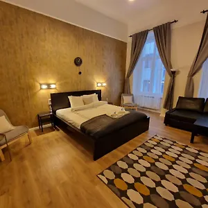 King's Comfort - Superb Modern Style At Gozsdu Garden , Budapest Ungheria