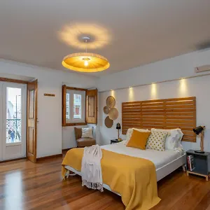 https://overlook-largo-da-graca-at-a-comfy-flat.hotels-lisbon-portugal.com